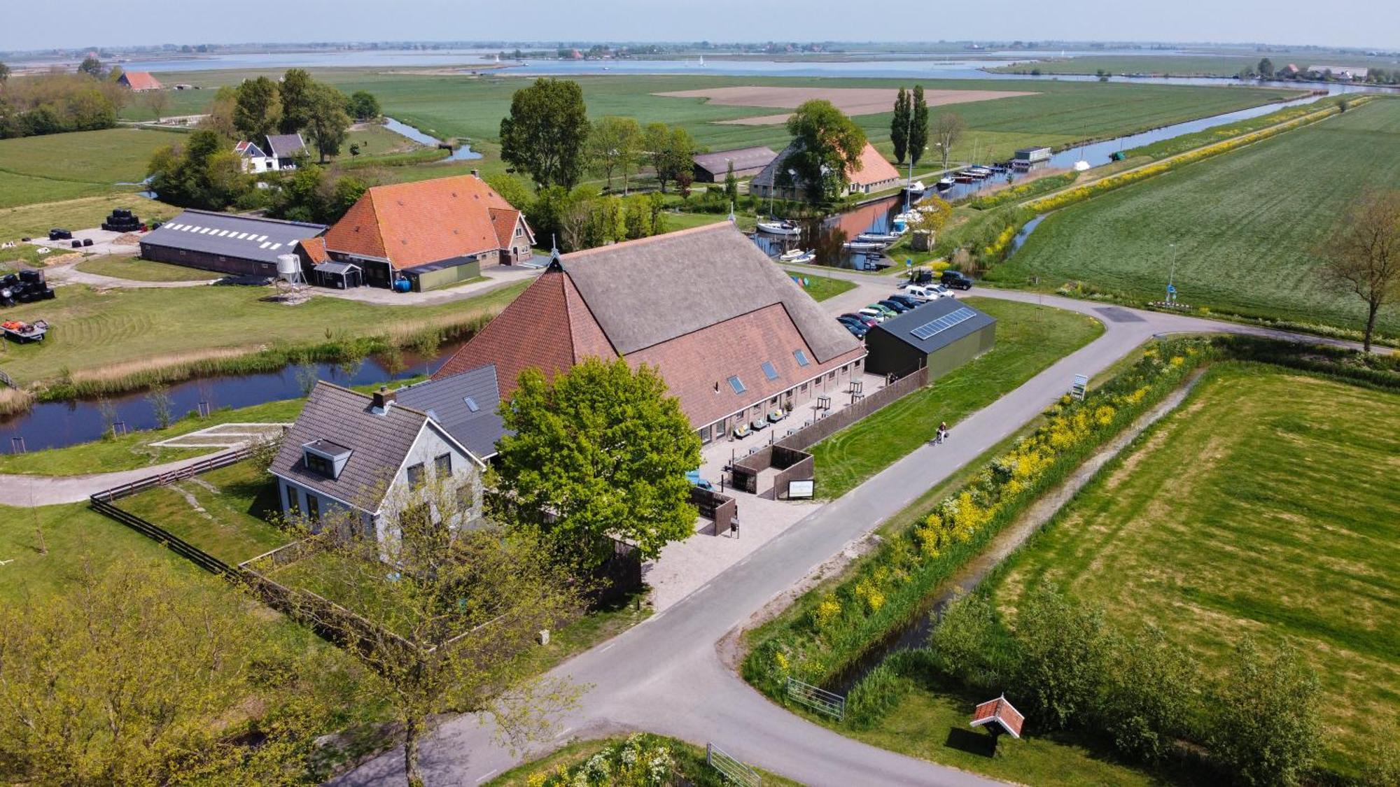 Groepsaccommodatie Fries En Fruitig Nijhuizum Luaran gambar